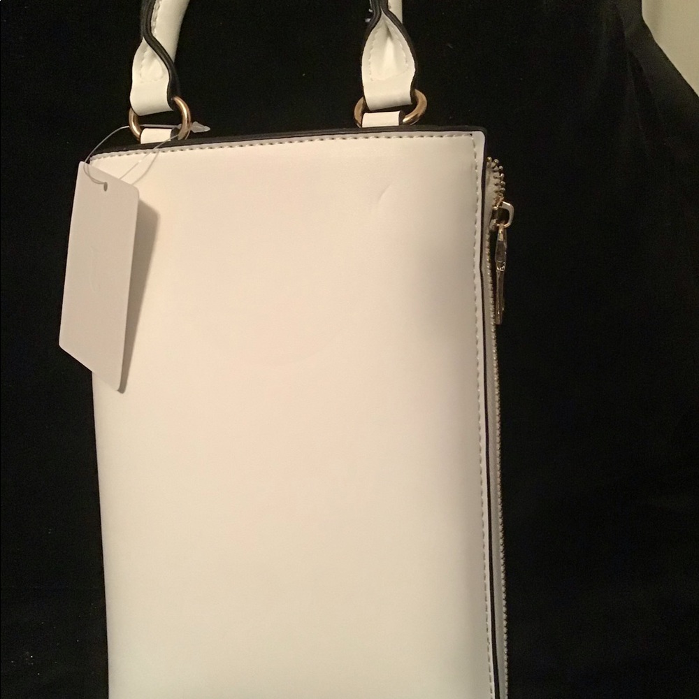 NOVELTY PURSE! 👛 - Picture 4 of 8